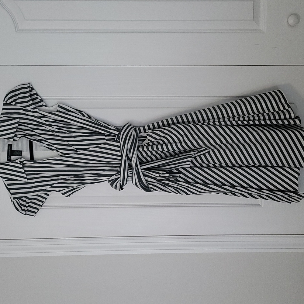 INTERNATIONAL CONCEPT  WRAP DRESS